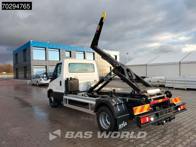 Iveco Daily 70C18 5 Tonnes Hooklift Euro 6 A/C - Tipper van: picture 2 Iveco Daily 70C18 5 Tonnes Hooklift Euro 6 A/C - Tipper van: picture 2
