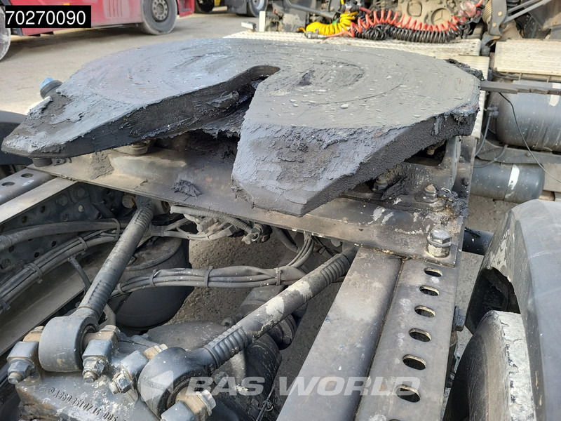 Tractor unit Mercedes-Benz Actros 1942 Actros 4X2 StreamSpace PTO: picture 18