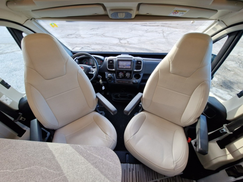 Mc Louis Menfys 540 Prestige - Camper van: picture 5 Mc Louis Menfys 540 Prestige - Camper van: picture 5