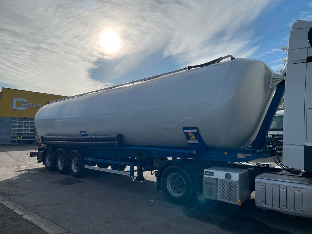 Spitzer 59.000Liter - Silo semi-trailer: picture 2 Spitzer 59.000Liter - Silo semi-trailer: picture 2