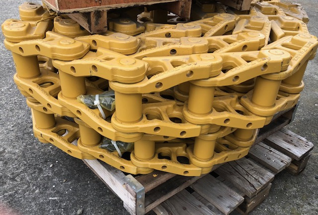 Caterpillar D5H track chain - Track for Bulldozer: picture 1 Caterpillar D5H track chain - Track for Bulldozer: picture 1