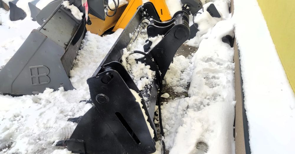 Łyżka skarpowa hydrauliczna 190cm Morin M4 - Attachment for Construction machinery: picture 3 Łyżka skarpowa hydrauliczna 190cm Morin M4 - Attachment for Construction machinery: picture 3