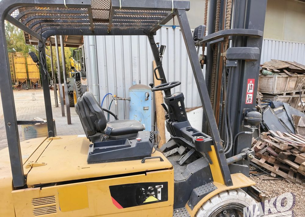 Caterpillar EP35K-PAC - Electric forklift: picture 3 Caterpillar EP35K-PAC - Electric forklift: picture 3