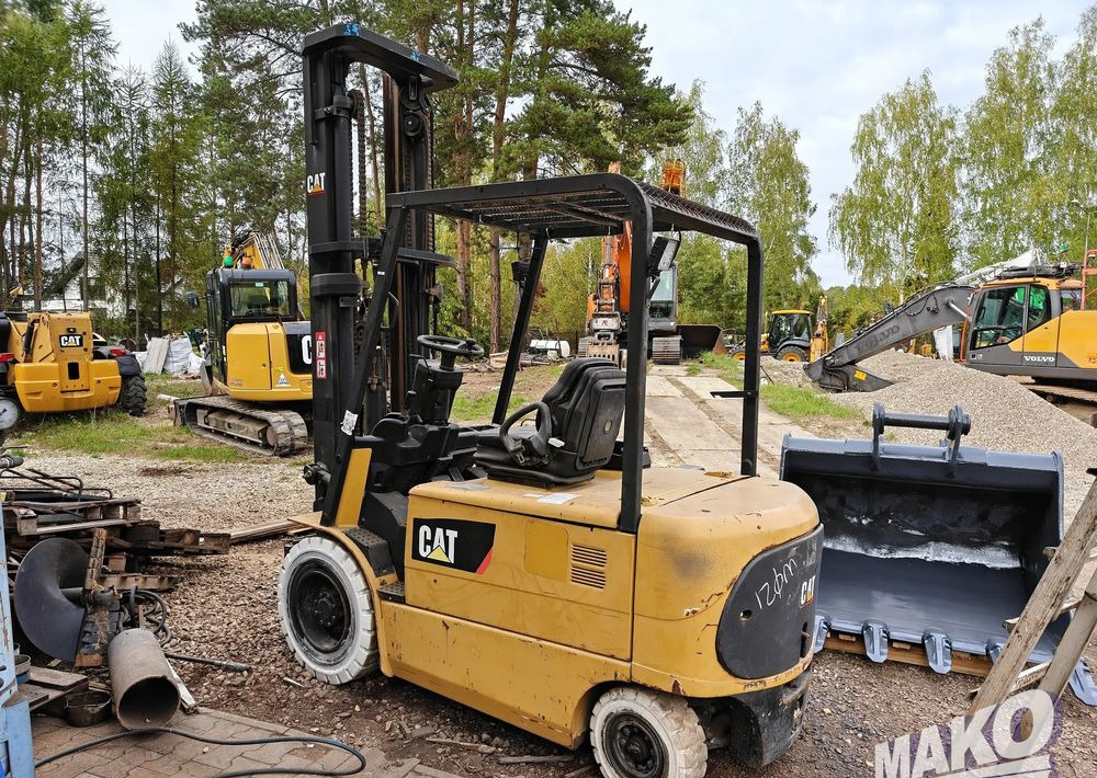 Caterpillar EP35K-PAC - Electric forklift: picture 1 Caterpillar EP35K-PAC - Electric forklift: picture 1