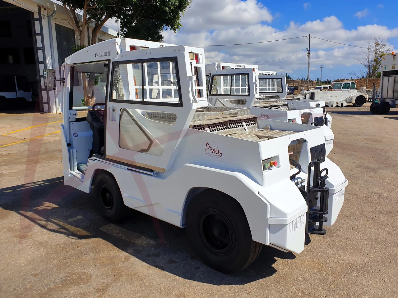 CHARLATTE TE.225 - Baggage tractor: picture 4 CHARLATTE TE.225 - Baggage tractor: picture 4