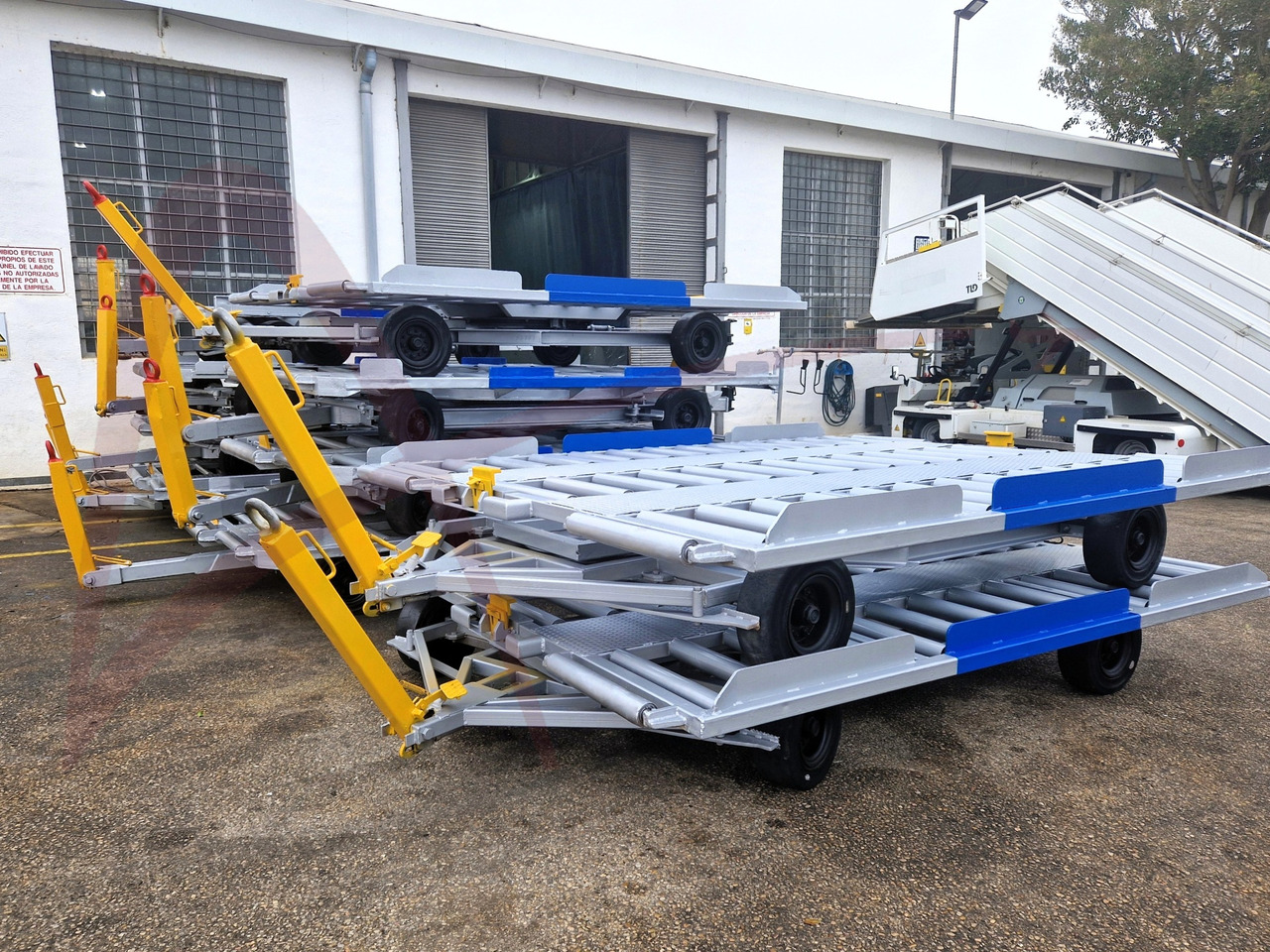 - Ground support equipment: picture 2 - Ground support equipment: picture 2
