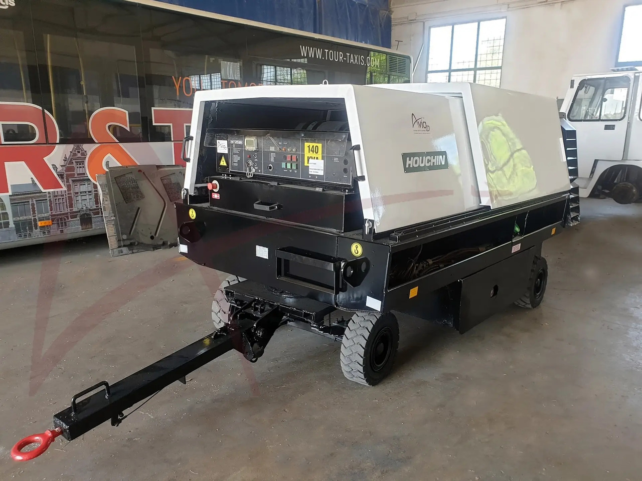 HOUCHIN C690-140 - Ground power unit: picture 4 HOUCHIN C690-140 - Ground power unit: picture 4