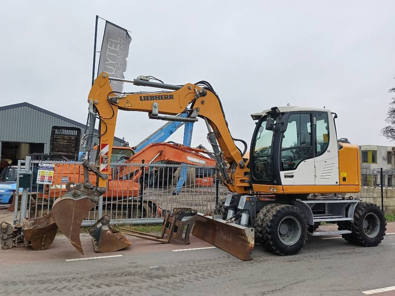 Liebherr A 910 Compact mobiele graafmachine excavator 12,5T - Wheel excavator: picture 1 Liebherr A 910 Compact mobiele graafmachine excavator 12,5T - Wheel excavator: picture 1