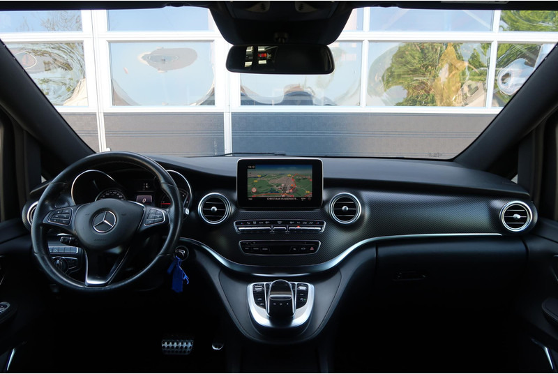 Mercedes-Benz V-Klasse 250d Lang DC Edition AUT/ 360/ LED/ 2X DEUR/ CLIMA/ CRUISE/ NAVI - Small van, Combi van: picture 4 Mercedes-Benz V-Klasse 250d Lang DC Edition AUT/ 360/ LED/ 2X DEUR/ CLIMA/ CRUISE/ NAVI - Small van, Combi van: picture 4