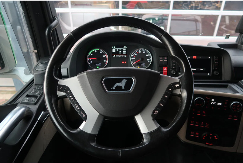 MAN TGX TGX 33.640 6X4 /RETARDER/ HYDRAULIK/ ALCOA'S/ LED/ ETC! - Tractor unit: picture 4 MAN TGX TGX 33.640 6X4 /RETARDER/ HYDRAULIK/ ALCOA'S/ LED/ ETC! - Tractor unit: picture 4