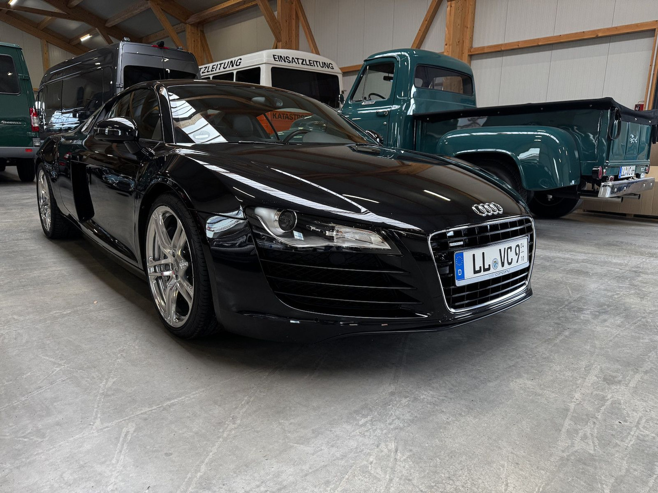 Audi R8 4.2 FSI V8 quattro Coupé - Car: picture 3 Audi R8 4.2 FSI V8 quattro Coupé - Car: picture 3