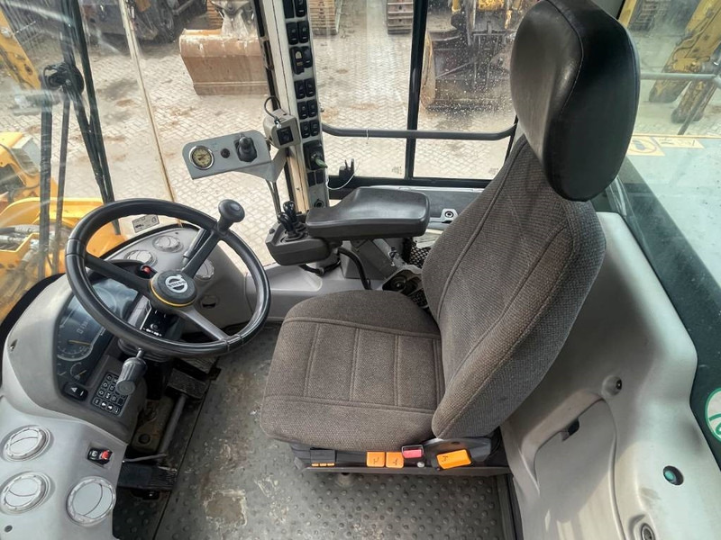Wheel loader Volvo L 180 H 2015: picture 11