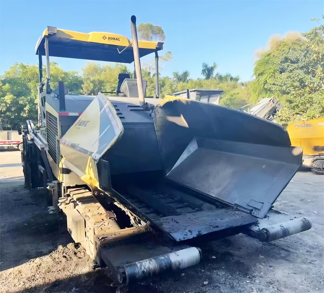 BOMAG BF800C  Asphalt Paver Machine Used Asphalt Paver - Asphalt paver: picture 2 BOMAG BF800C  Asphalt Paver Machine Used Asphalt Paver - Asphalt paver: picture 2