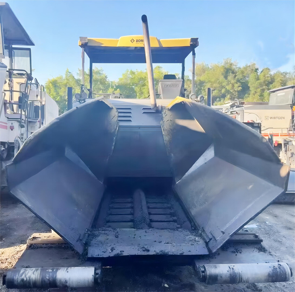 BOMAG BF800C  Asphalt Paver Machine Used Asphalt Paver - Asphalt paver: picture 5 BOMAG BF800C  Asphalt Paver Machine Used Asphalt Paver - Asphalt paver: picture 5
