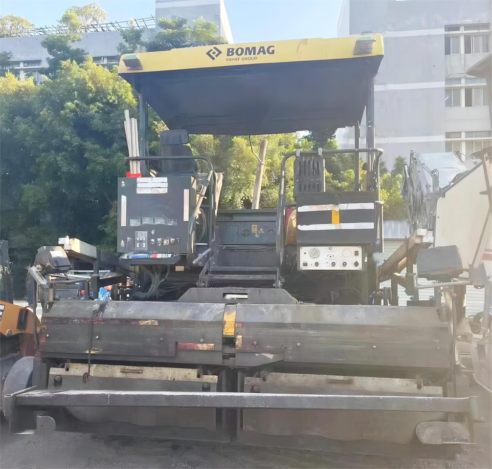 BOMAG BF800C  Asphalt Paver Machine Used Asphalt Paver - Asphalt paver: picture 4 BOMAG BF800C  Asphalt Paver Machine Used Asphalt Paver - Asphalt paver: picture 4