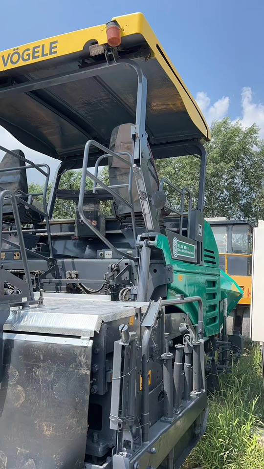 VOGELE S1880-3L Used paver laying machine 10m concrete road asphalt paver - Asphalt paver: picture 4 VOGELE S1880-3L Used paver laying machine 10m concrete road asphalt paver - Asphalt paver: picture 4