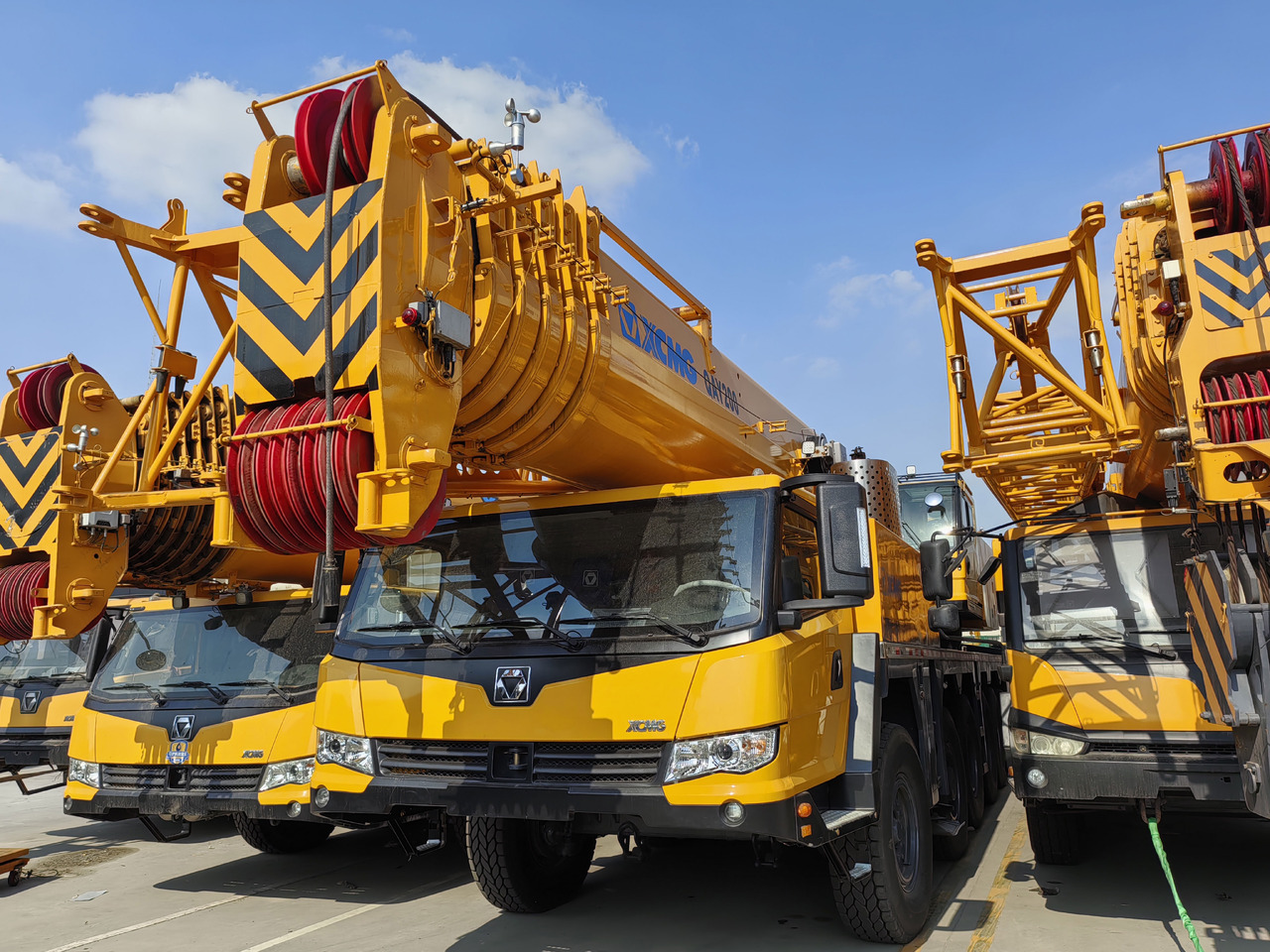 XCMG Factory Second Hand Mobile Truck Crane QAY200 200 Ton  All Terrain Cranes In Good Condition - All terrain crane: picture 2 XCMG Factory Second Hand Mobile Truck Crane QAY200 200 Ton  All Terrain Cranes In Good Condition - All terrain crane: picture 2