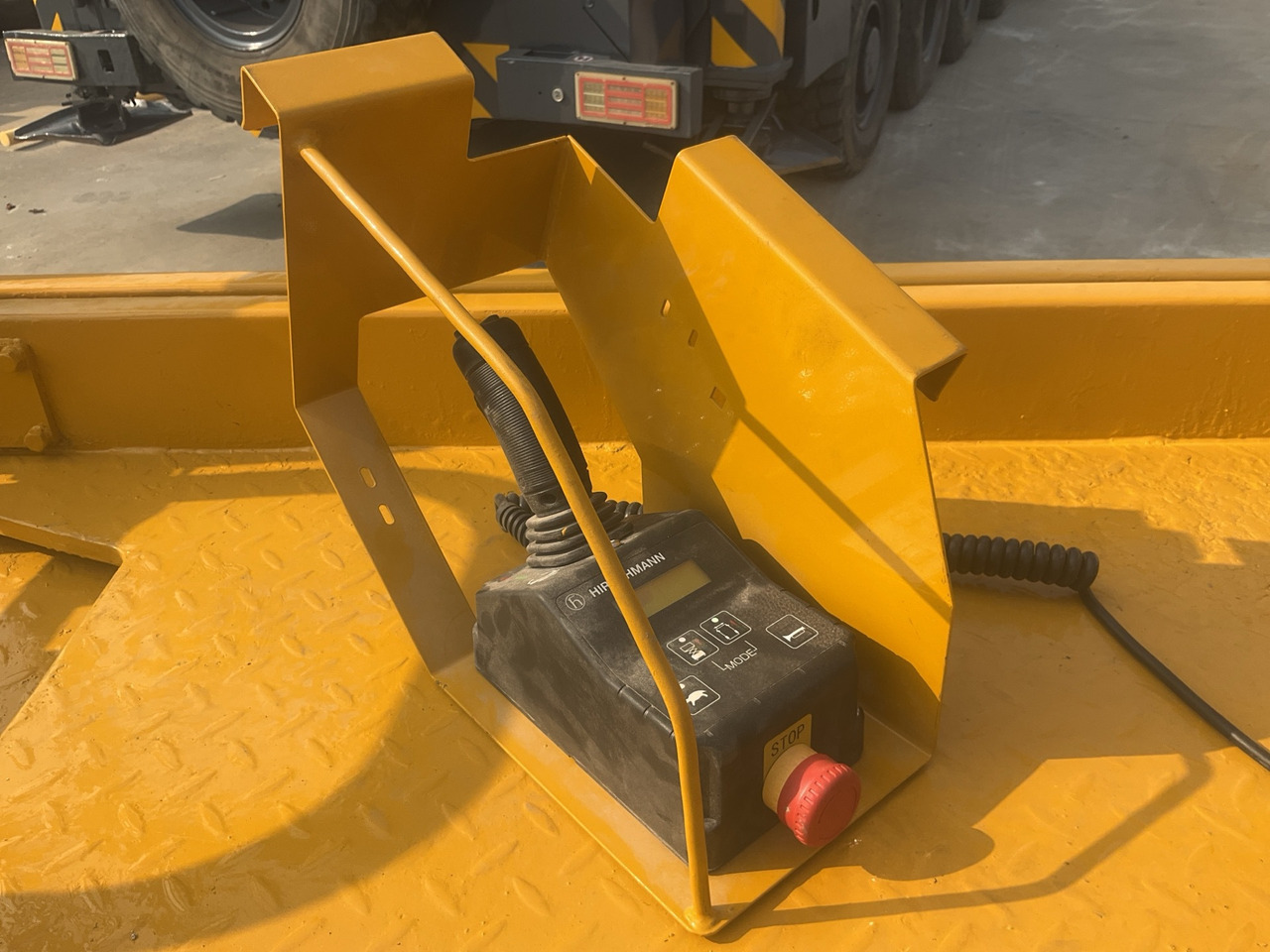 XCMG Official Used Aerial Work Platforms GTJZ0607 Mobile Scissor Lift For Sale - Scissor lift: picture 5 XCMG Official Used Aerial Work Platforms GTJZ0607 Mobile Scissor Lift For Sale - Scissor lift: picture 5