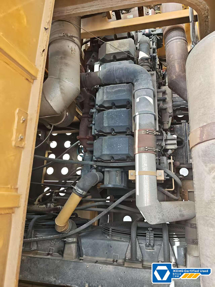 XCMG XGC16000 1250 ton 2020 used mobile crawler crane price - Crawler crane: picture 3 XCMG XGC16000 1250 ton 2020 used mobile crawler crane price - Crawler crane: picture 3