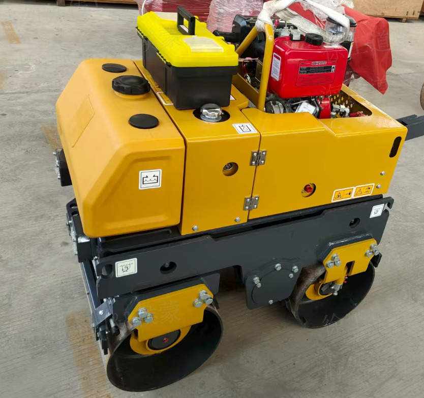 XCMG XMR083 light mini double drum 1 ton vibratory compactor - Mini roller: picture 4 XCMG XMR083 light mini double drum 1 ton vibratory compactor - Mini roller: picture 4