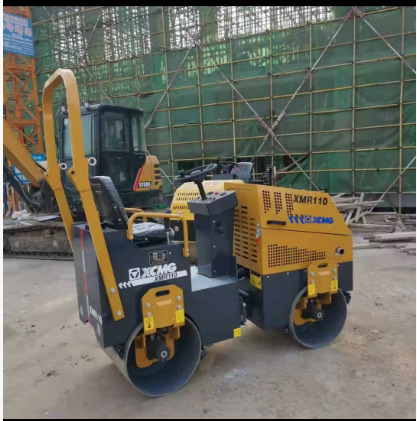 New Mini roller XCMG XMR110 1ton samll road roller hydraulic vibratory compator price: picture 7