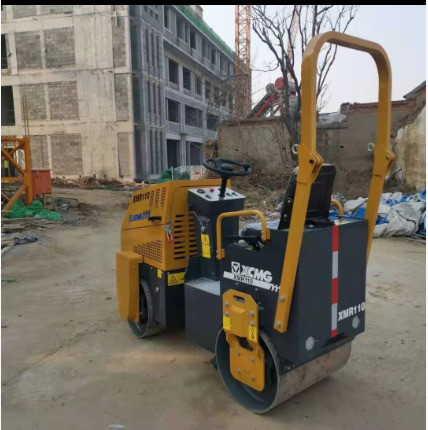 New Mini roller XCMG XMR110 1ton samll road roller hydraulic vibratory compator price: picture 6