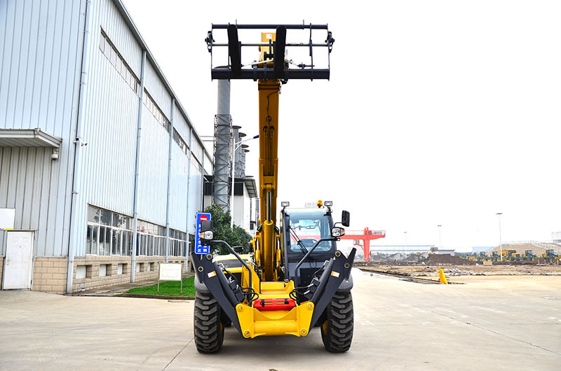 XCMG XTF1256K 5.4ton used diesel forklift loader telehandler for sale - Telescopic handler: picture 5 XCMG XTF1256K 5.4ton used diesel forklift loader telehandler for sale - Telescopic handler: picture 5