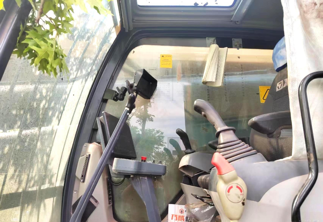 XCMG certified used rotary drilling rig XR240E - Drilling rig: picture 5 XCMG certified used rotary drilling rig XR240E - Drilling rig: picture 5