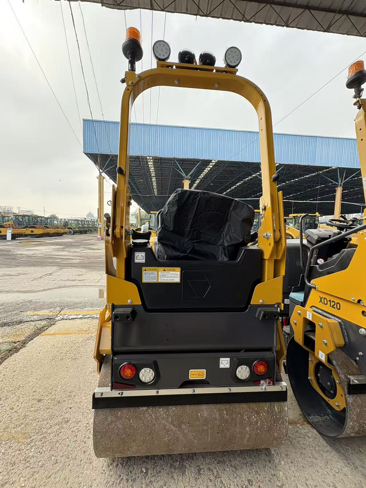 XCMG small XD120 Double Drum Vibratory Road Roller - Mini roller: picture 3 XCMG small XD120 Double Drum Vibratory Road Roller - Mini roller: picture 3