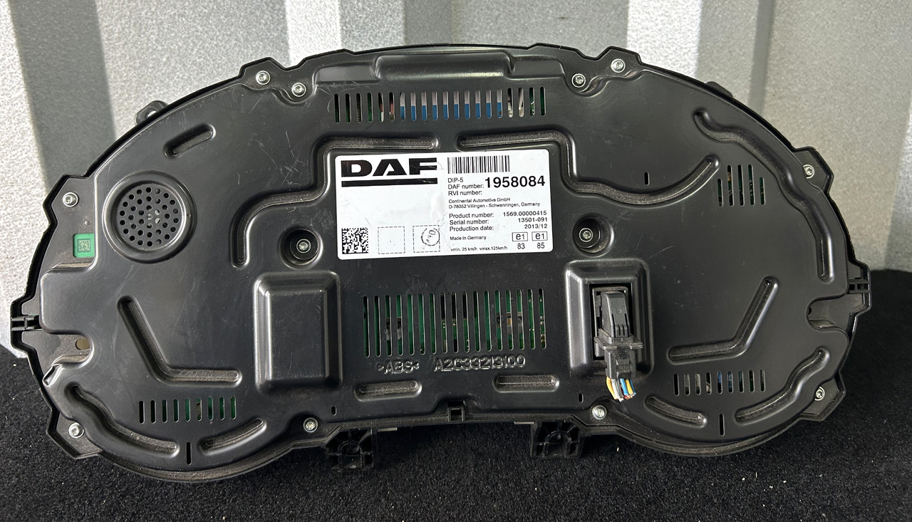 DAF DAF XF 106 CLOCK COUNTER 1958084 - Dashboard: picture 2 DAF DAF XF 106 CLOCK COUNTER 1958084 - Dashboard: picture 2