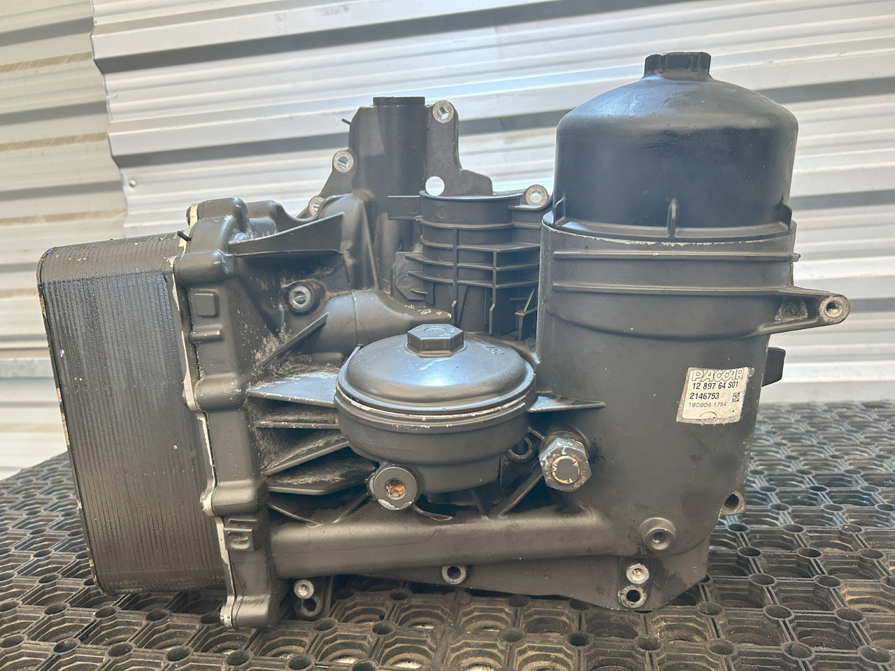 DAF OIL MODULE DAF XF - Oil filter: picture 1 DAF OIL MODULE DAF XF - Oil filter: picture 1