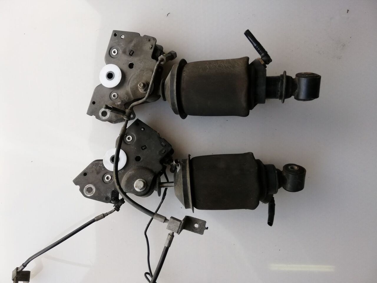 DAF XF 106 truck - Cab suspension for Truck: picture 1 DAF XF 106 truck - Cab suspension for Truck: picture 1