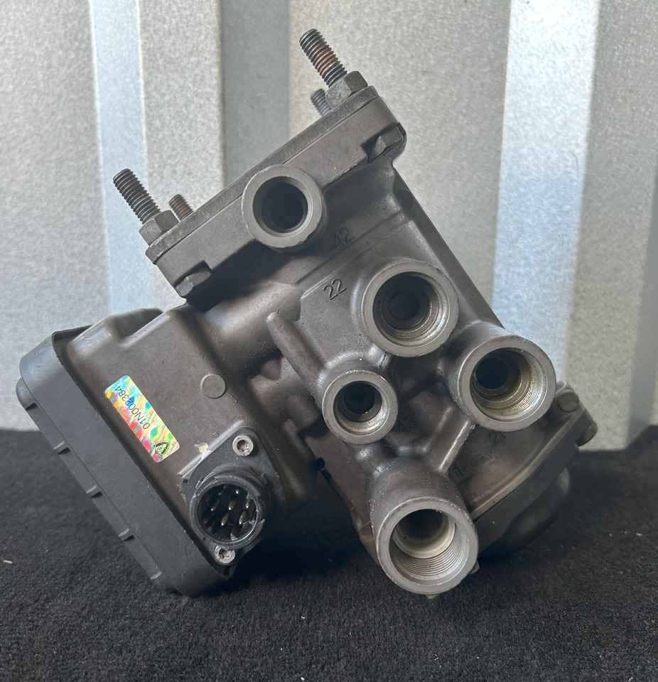 KNORR-BREMSE TRAILER EBS CONTROL VALVE / EUROPE / VOLVO - Brake valve: picture 1 KNORR-BREMSE TRAILER EBS CONTROL VALVE / EUROPE / VOLVO - Brake valve: picture 1