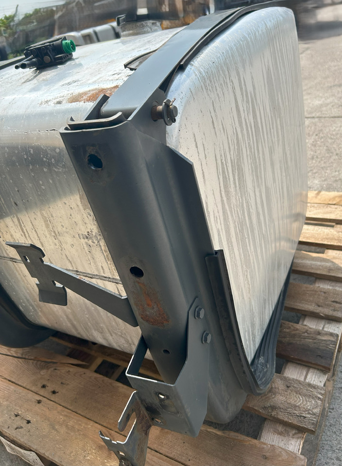 Fuel tank for Truck MAN 400L  Man DAF XF 106 1070x670x620: picture 7