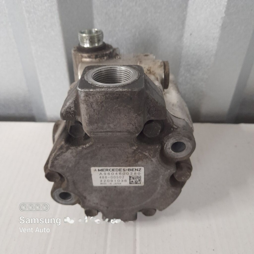 Mercedes-Benz A9604600280 Mercedes-Benz ACTROS MP4 A9604600280 truck - Steering pump for Truck: picture 4 Mercedes-Benz A9604600280 Mercedes-Benz ACTROS MP4 A9604600280 truck - Steering pump for Truck: picture 4