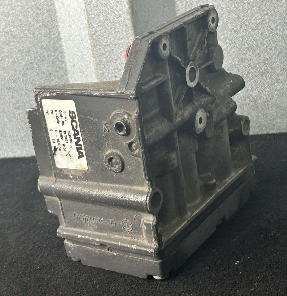 SCANIA Retarder Solenoid Valve - Brake valve: picture 2 SCANIA Retarder Solenoid Valve - Brake valve: picture 2
