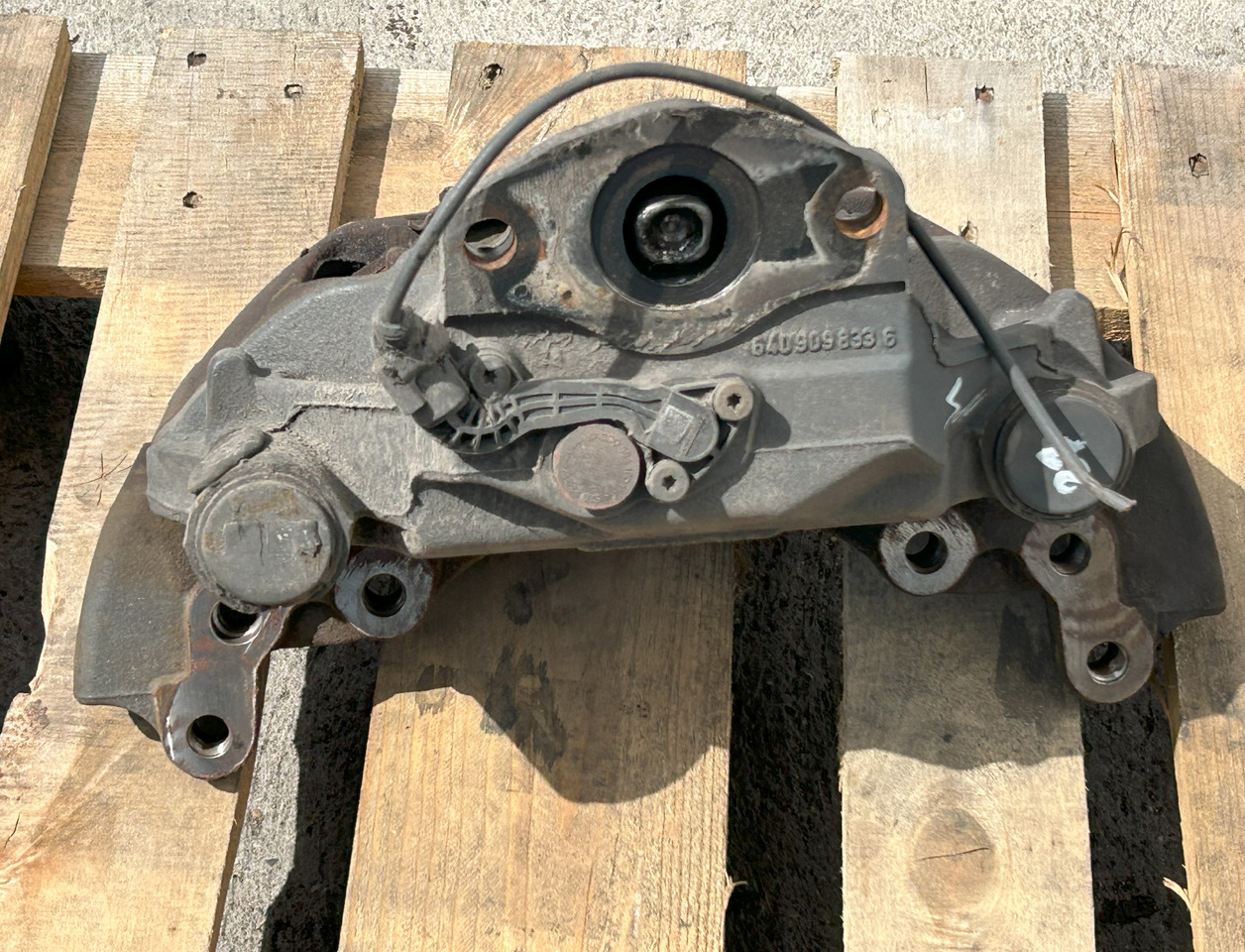 WABCO BRAKE CALIPER REAR RIGHT MERCEDES ACTROS MP4 - Brake caliper: picture 1 WABCO BRAKE CALIPER REAR RIGHT MERCEDES ACTROS MP4 - Brake caliper: picture 1