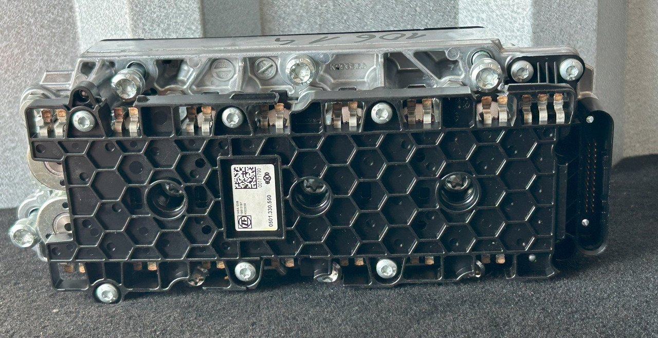 ZF DAF XF 106 530 TRAXON ZF VALVE BLOCK - ECU for Truck: picture 3 ZF DAF XF 106 530 TRAXON ZF VALVE BLOCK - ECU for Truck: picture 3