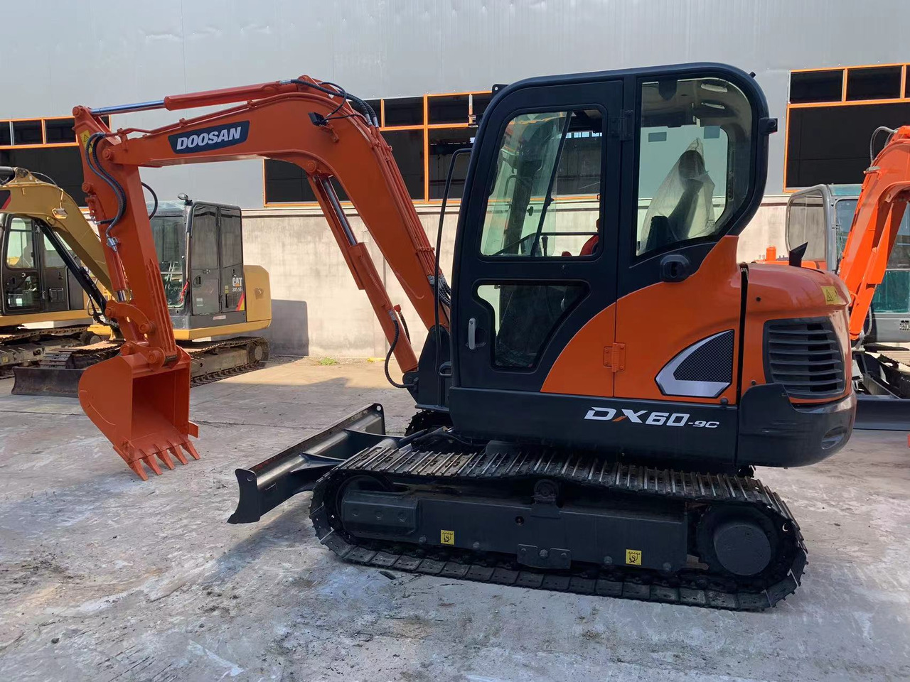 DOOSAN Mini Excavator Doosan DX60, DX55 - Crawler excavator: picture 2 DOOSAN Mini Excavator Doosan DX60, DX55 - Crawler excavator: picture 2