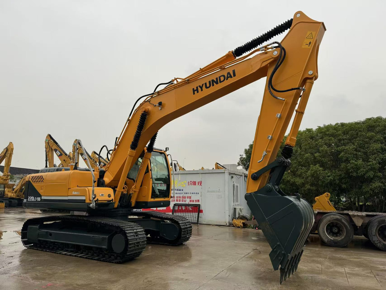 Hyundai 220LC-9S Good Price Used Korea Excavator - Crawler excavator: picture 2 Hyundai 220LC-9S Good Price Used Korea Excavator - Crawler excavator: picture 2
