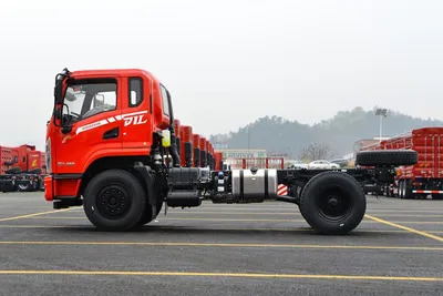 200HP Tractor Truck 4X2 Dongfeng Truck Head for Tipper - Tractor unit: picture 1 200HP Tractor Truck 4X2 Dongfeng Truck Head for Tipper - Tractor unit: picture 1