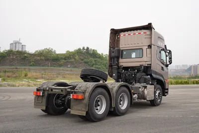 6X4 Truk Head 560HP Dongfeng Tractor Unit for Tipper and Concrete Mixer - Tractor unit: picture 1 6X4 Truk Head 560HP Dongfeng Tractor Unit for Tipper and Concrete Mixer - Tractor unit: picture 1