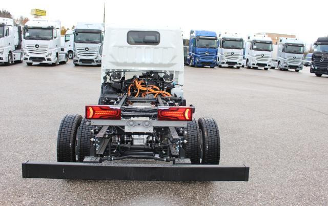 FUSO Canter 4S15E - Cab chassis truck: picture 3 FUSO Canter 4S15E - Cab chassis truck: picture 3