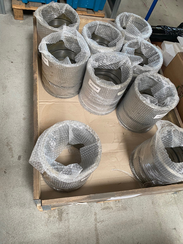 O&K Terex RH120E 6030 Bushing 2765268 1468727 449-8376 - Spare parts for Truck: picture 1 O&K Terex RH120E 6030 Bushing 2765268 1468727 449-8376 - Spare parts for Truck: picture 1