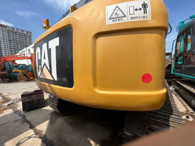 Crawler excavator 2020 Caterpillar 323D: picture 8