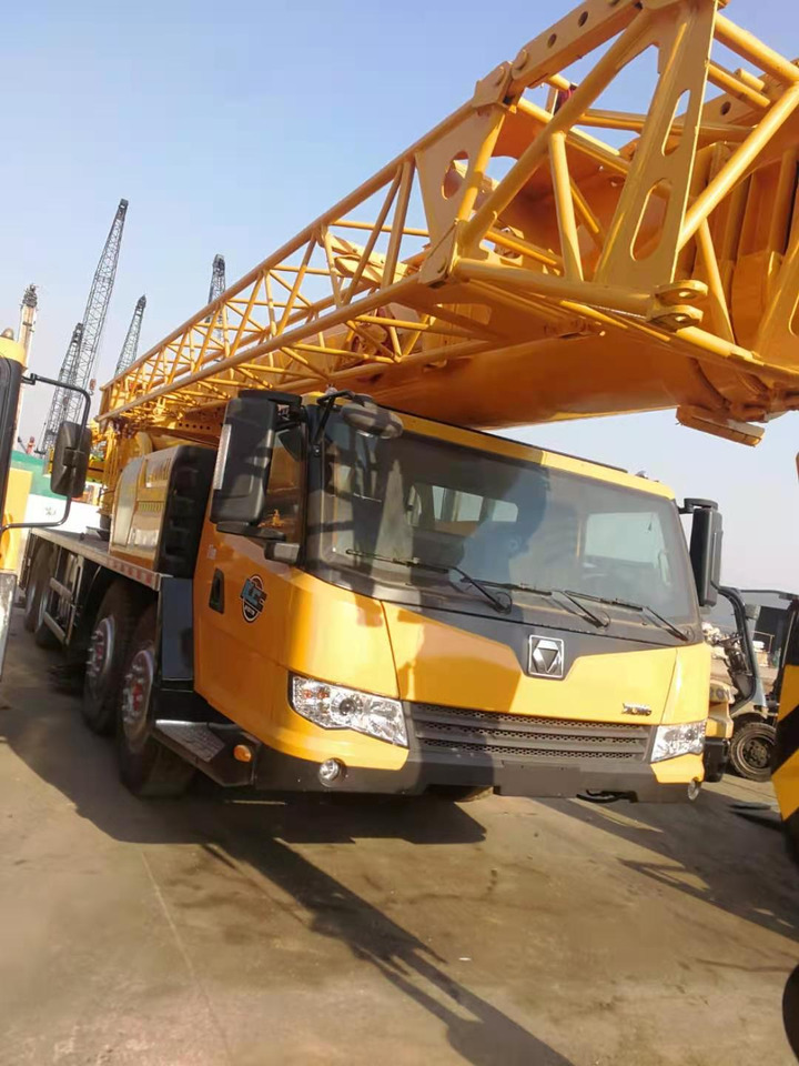 Mobile crane XCMG QY70KC: picture 6
