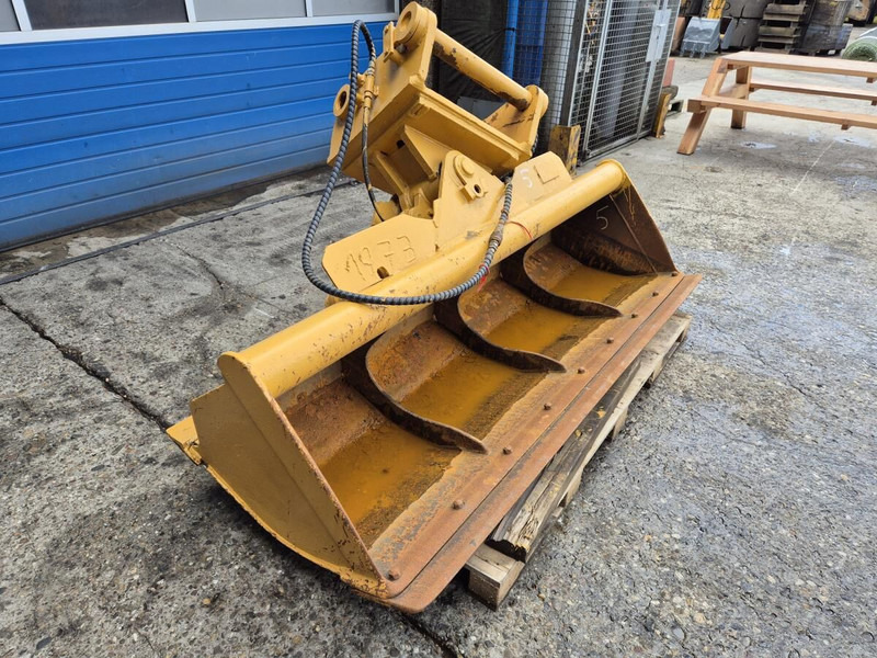 Liebherr Bucket SW48 1500MM 0.3M3 - Bucket for Construction machinery: picture 3 Liebherr Bucket SW48 1500MM 0.3M3 - Bucket for Construction machinery: picture 3