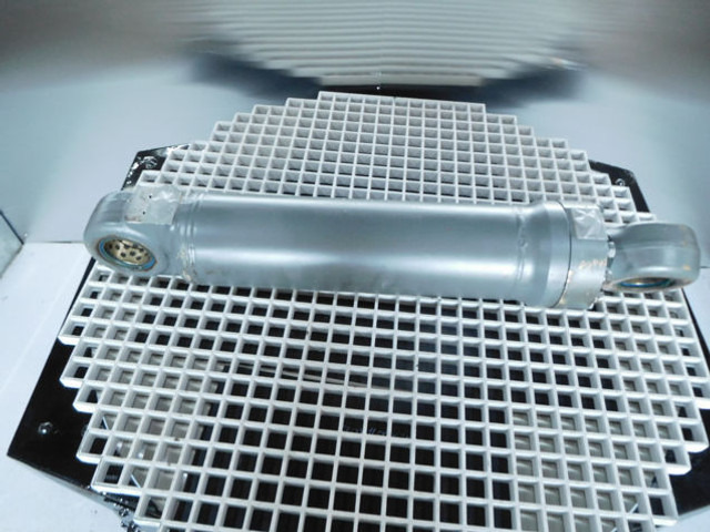 Liebherr Cylinder - Hydraulic cylinder: picture 1 Liebherr Cylinder - Hydraulic cylinder: picture 1