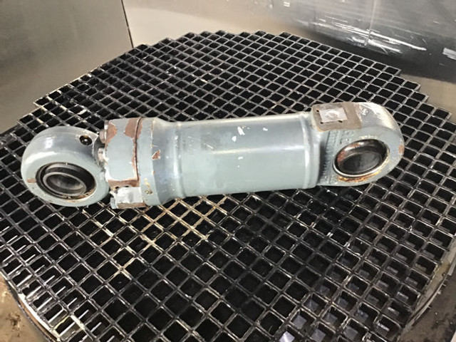 Liebherr Cylinder - Hydraulic cylinder: picture 1 Liebherr Cylinder - Hydraulic cylinder: picture 1