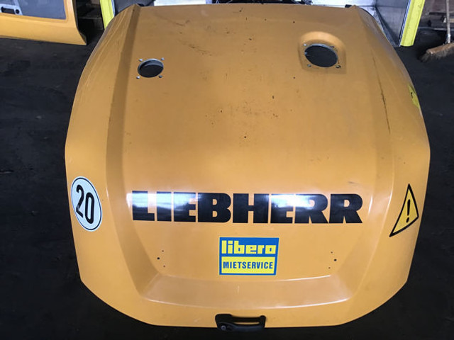 Liebherr Engine Hood - Hood: picture 2 Liebherr Engine Hood - Hood: picture 2